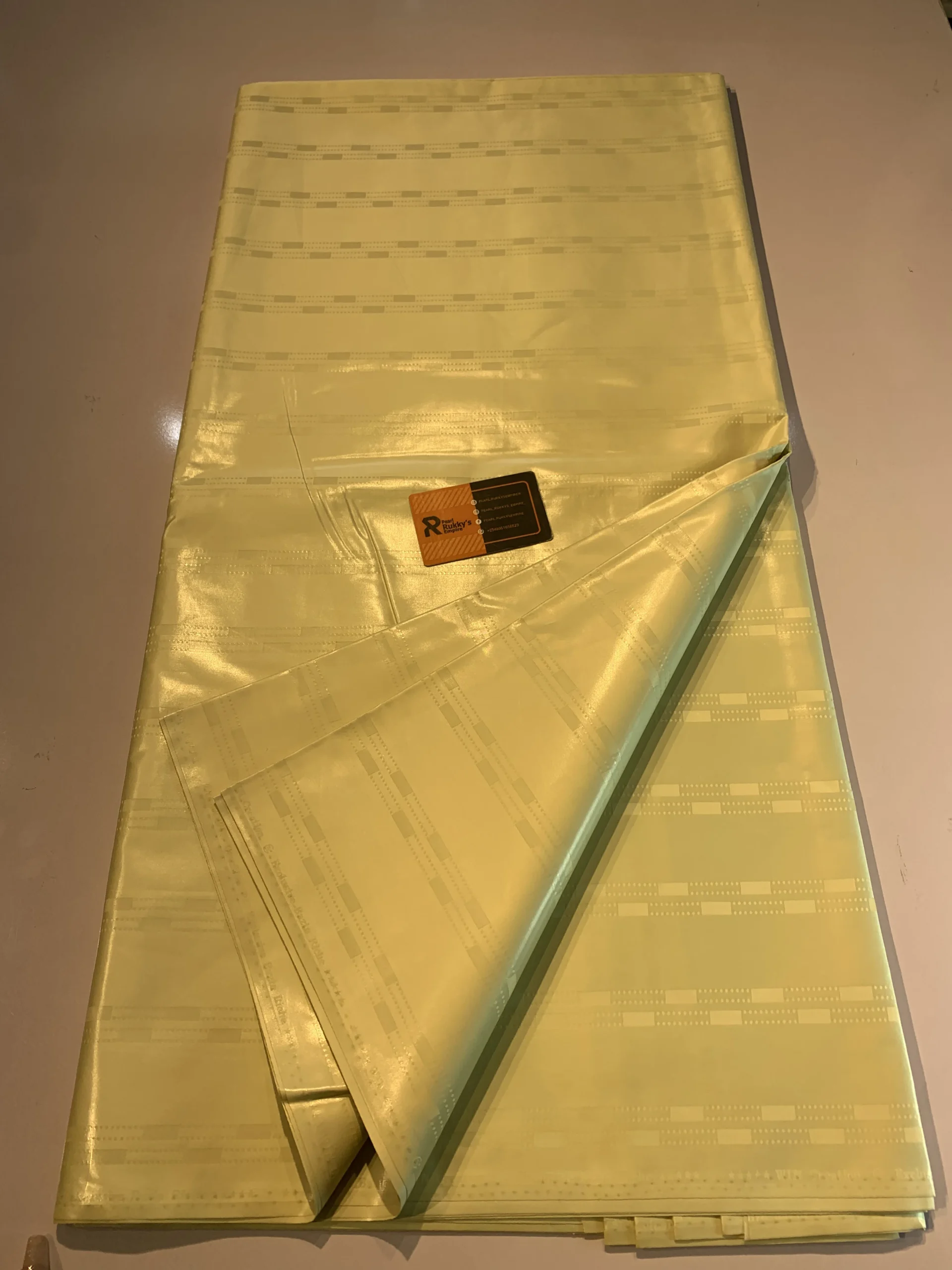 gvq5uahgjc2tjxnwnnjc Diamond Guinea Brocade 007 - Image 1